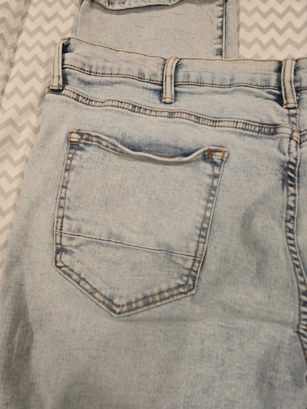 *Arizona Jean Co* Men's Jeans in Light Blue 